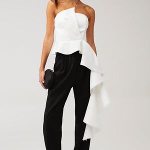 Elliatt White One-Shoulder Ruffle Crop Top